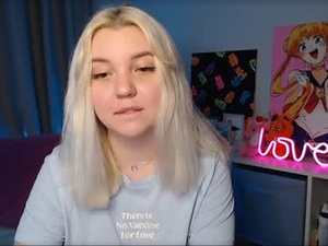 _blonde_barbie_'s webcam