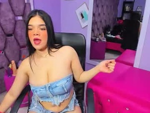 _emilysquirt's webcam