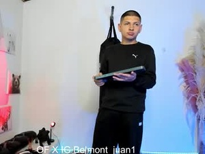 a_lejandro_0_8's webcam