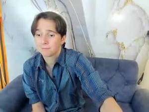 aaron_latinmen's webcam