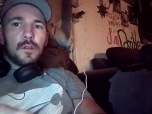 aaronshere888888's webcam