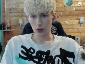 aaronswtor's webcam