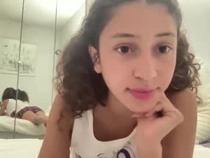 absolutehorrorfield's webcam
