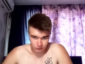 adrian_gray_'s webcam