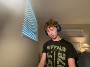 adrienblondboy's webcam