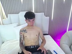 aiden_rivers_'s webcam