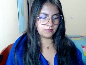 alejandraa_33's webcam