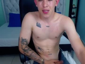 alejo_skinnysex's webcam