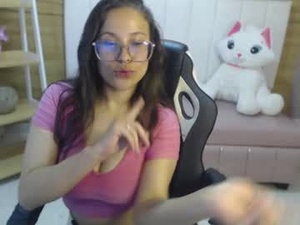 alexa_olmos_a's webcam