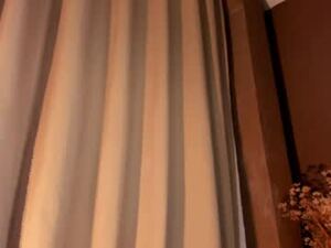 aliceblaker_'s webcam