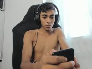 alienbigcock_01's webcam