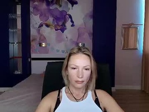 alinamoor's webcam