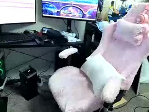 alys_at_college's webcam