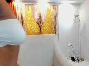 amaia_bbw's webcam