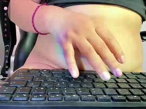 amaravelvet's webcam