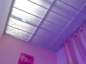 ambar_rouxee's webcam