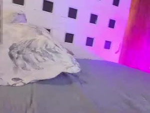 amber_deluxe_'s webcam