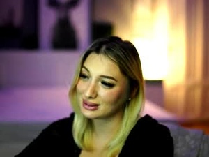 amira_velvet's webcam