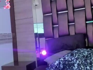 angela_monrroe's webcam