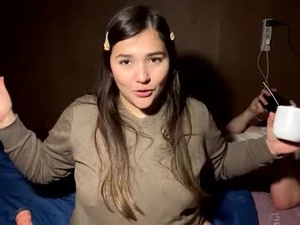 angietubebe's webcam