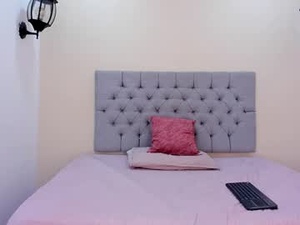 anna_luna_'s webcam