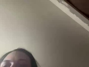 anythinggoeswehoes's webcam