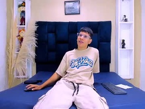 ares_taylor's webcam
