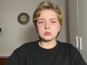 ari_crystal's webcam