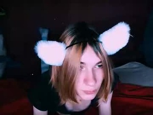 arielpinkcat's webcam