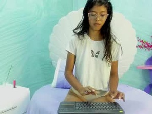 arietta_skinny's webcam