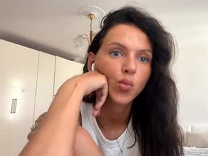 arlynenemani's webcam