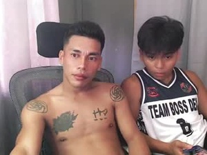 asianhunk_elmo's webcam