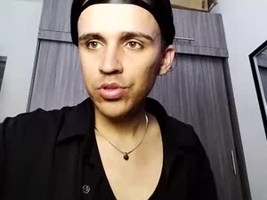 babydarkpink's webcam