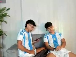babyy_couplee's webcam