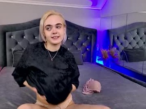 bambi_bloom_'s webcam