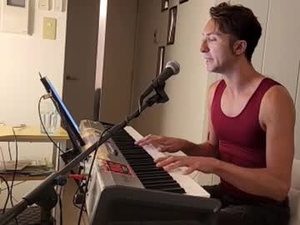 barebritpianist's webcam