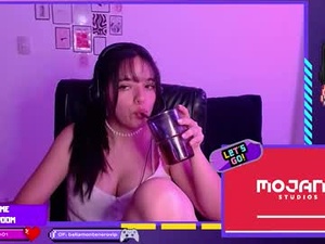 bellamoteluna's webcam