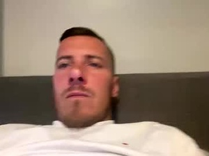 bigboy2121993267's webcam