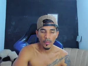 bigcock_latino_'s webcam