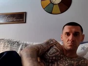 bigdickcumslikeariver's webcam