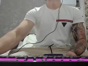 bigmuscles95's webcam