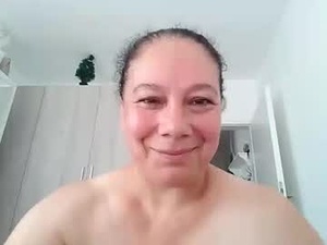 bigtits_milf90's webcam