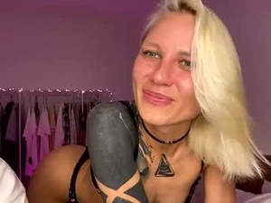 blonde_fuck_couple's webcam