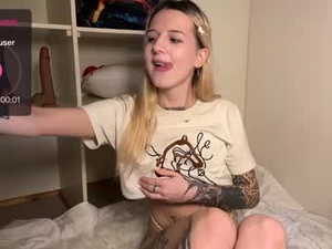 blushandburn's webcam