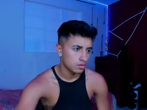 boylatin_777's webcam
