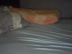 brokeboy421111's webcam