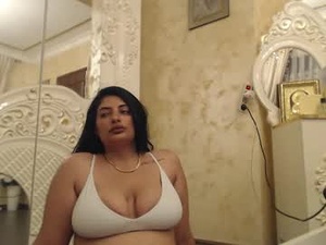 busty_sarrah's webcam