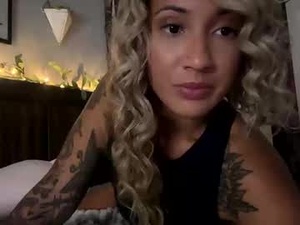 byemzxoxo's webcam