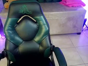 cami_monroe_m's webcam