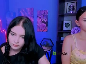 caroline_honeyy's webcam